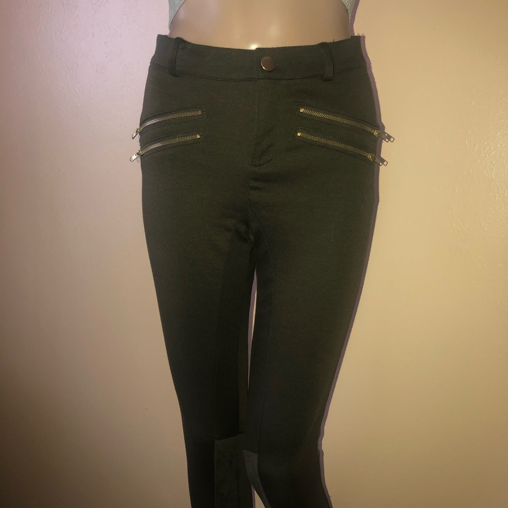 NWT GREEN SKINNY STRETCH PANTS
